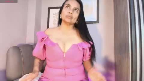 Snapshot of roxanna_moore2 chatting on June 2026 03:07:01 AM Roxanna online show from June 2026 03:07:01 AM