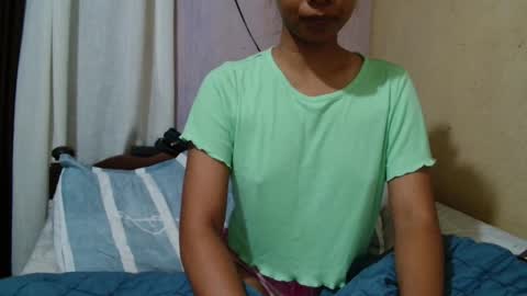 roxanne_98 online show from October 2025 11:34:01 PM
