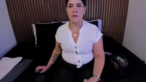 Roxie  online show from November 2025 12:05:02 PM