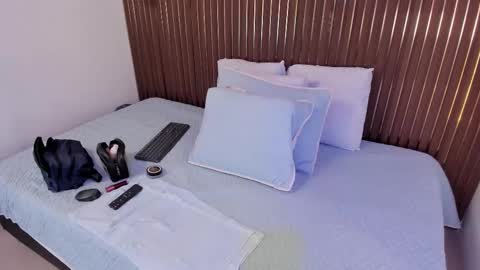 Roxie  online show from December 2025 11:37:01 AM