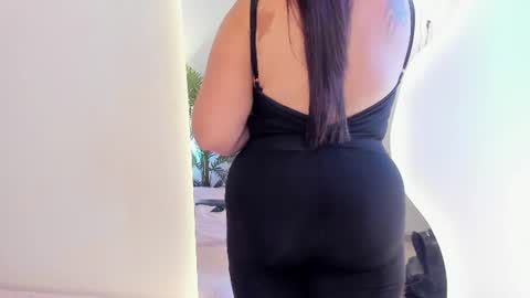 Snapshot of roxie_ns chatting on July 2026 01:57:02 PM Roxie online show from July 2026 01:57:02 PM