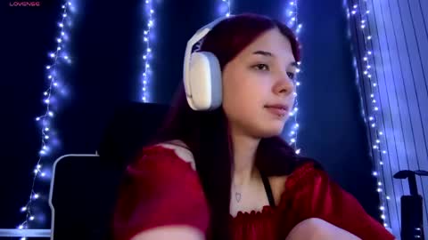 Snapshot of roxiepiurkowski chatting on June 2026 03:05:01 PM Hana online show from June 2026 03:05:01 PM