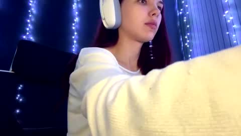 Snapshot of roxiepiurkowski chatting on June 2026 03:11:01 PM Hana online show from June 2026 03:11:01 PM