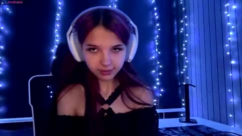 Snapshot of roxiepiurkowski chatting on June 2026 03:09:01 PM Hana online show from June 2026 03:09:01 PM