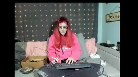 roxihazeleyes online show from February 2025 01:21:02 AM