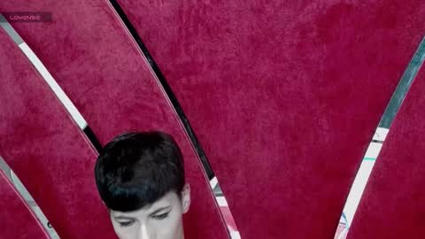 Roxy online show from October 2025 04:35:01 PM