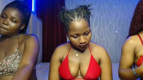 Roxy online show from November 2025 04:18:01 PM