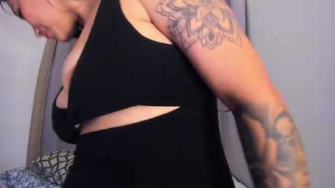 Snapshot of roxy_hell chatting on May 2026 03:12:01 AM Roxy hell online show from May 2026 03:12:01 AM