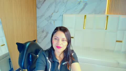 Roxy online show from April 2026 01:45:02 PM