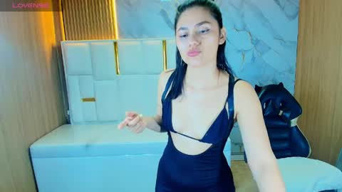 Snapshot of roxy_luxe_tf chatting on May 2026 01:19:01 PM Roxy online show from May 2026 01:19:01 PM