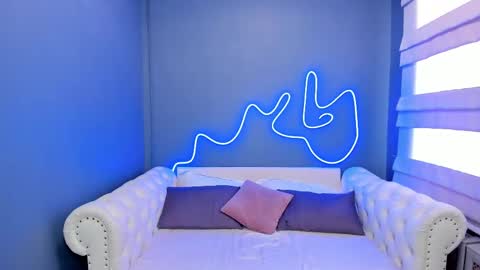 Roxy online show from February 2025 04:14:02 AM