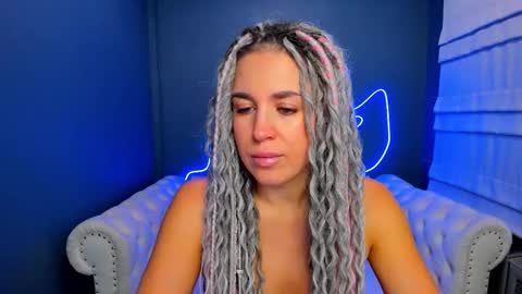 Roxy online show from October 2025 01:17:02 AM