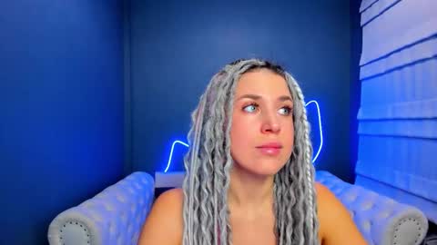 Roxy online show from December 2025 01:44:01 AM