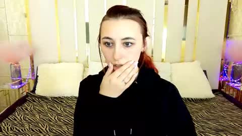 roxy_rayy online show from October 2025 01:12:02 PM
