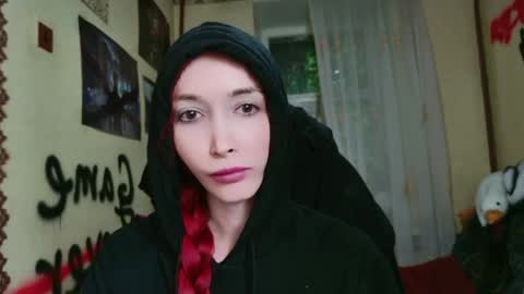 Snapshot of roxy_silver chatting on June 2026 02:33:01 PM Roxy online show from June 2026 02:33:01 PM