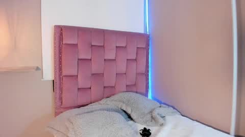 roxy_stone1 online show from March 2026 08:31:01 PM