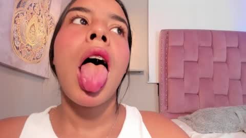 roxy_stone1 online show from April 2026 07:41:01 PM