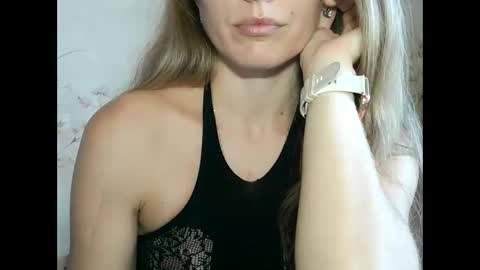 roxyfox18x01 online show from October 2025 06:58:02 AM