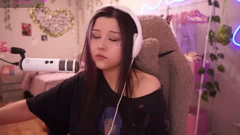 Snapshot of roxysuh chatting on May 2026 08:42:02 AM roxysuh online show from May 2026 08:42:02 AM