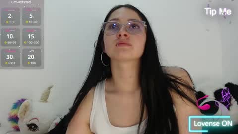 Snapshot of roxyy_fox chatting on August 2026 02:57:02 AM Roxy online show from August 2026 02:57:02 AM