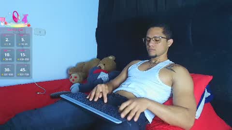 Snapshot of roy_barney chatting on June 2026 05:43:02 PM ANTONIO online show from June 2026 05:43:02 PM
