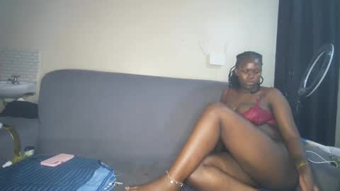 royal_charm online show from March 2026 07:43:02 PM