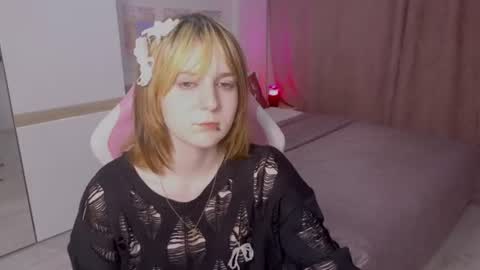Snapshot of rozmarin_ chatting on June 2026 08:02:02 AM Rozmarin online show from June 2026 08:02:02 AM