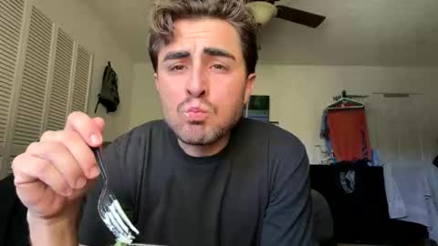 Snapshot of rubenzaragosa09 chatting on April 2026 10:55:02 PM rubenzaragosa09 online show from April 2026 10:55:02 PM