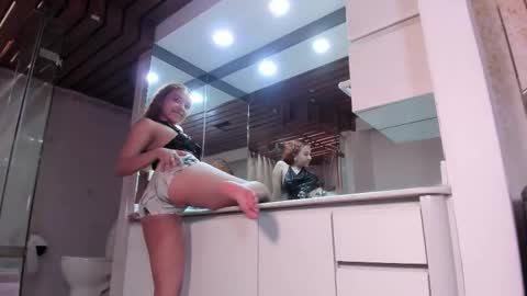 Rubi online show from October 2025 05:08:01 PM