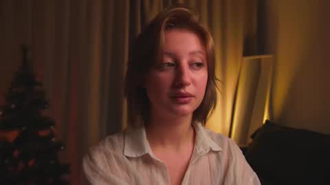 Mila online show from December 2025 04:09:01 AM