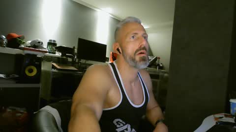 Snapshot of ruffi77 chatting on December 2024 09:17:02 PM Chico que rico Caliente online show from December 2024 09:17:02 PM