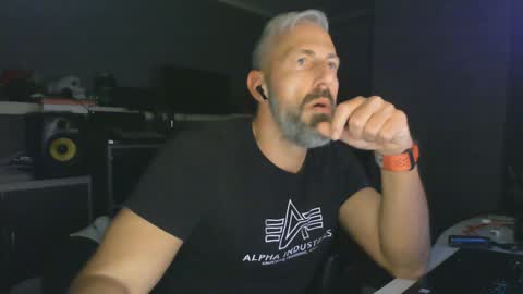 Snapshot of ruffi77 chatting on January 2025 10:37:01 PM Chico que rico Caliente online show from January 2025 10:37:01 PM