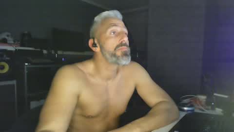 Snapshot of ruffi77 chatting on January 2025 05:07:02 AM Chico que rico Caliente online show from January 2025 05:07:02 AM