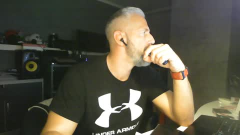 Snapshot of ruffi77 chatting on January 2025 05:40:02 AM Chico que rico Caliente online show from January 2025 05:40:02 AM