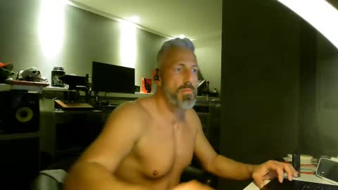 Snapshot of ruffi77 chatting on February 2025 03:29:02 AM Chico que rico Caliente online show from February 2025 03:29:02 AM