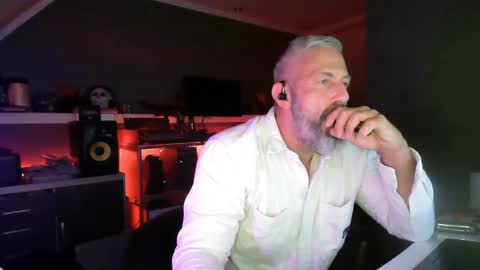 Snapshot of ruffi77 chatting on November 2025 01:52:01 AM Chico que rico Caliente online show from November 2025 01:52:01 AM