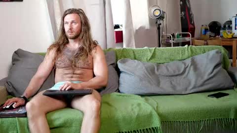 Snapshot of rusbigpaul chatting on May 2026 06:09:02 AM Paul online show from May 2026 06:09:02 AM