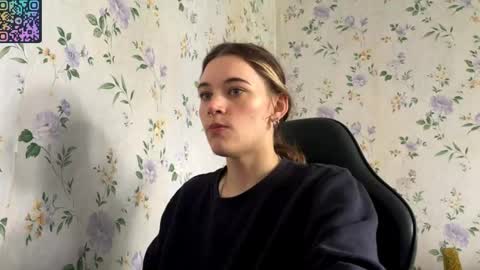 Snapshot of rusmedium chatting on June 2026 10:28:02 AM Lisa and Vlad online show from June 2026 10:28:02 AM
