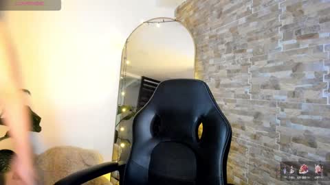 Lorenn online show from December 2024 03:16:02 AM