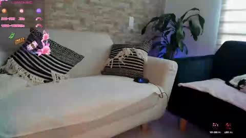 Lorenn online show from February 2025 09:11:02 PM