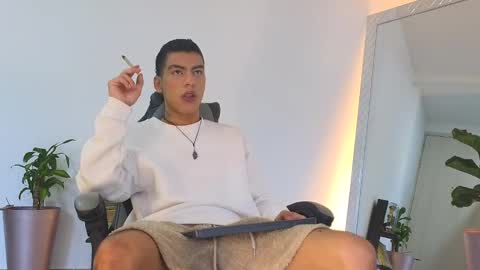 Snapshot of russell_adams_ chatting on October 2025 11:30:01 AM R U S S E L L online show from October 2025 11:30:01 AM