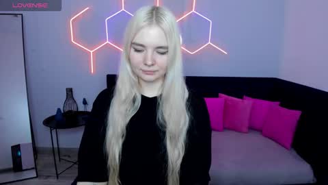 ruthbryant online show from September 2025 08:38:01 AM