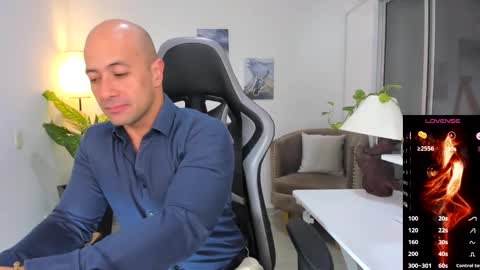 ryan_master_ online show from December 2024 08:04:02 AM