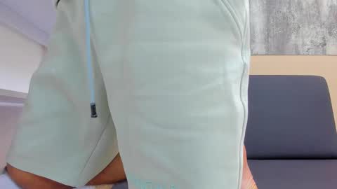 Ryan online show from November 2025 01:03:01 PM