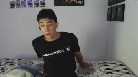 Snapshot of ryan_valentine17 chatting on May 2026 10:06:01 PM ryan online show from May 2026 10:06:01 PM