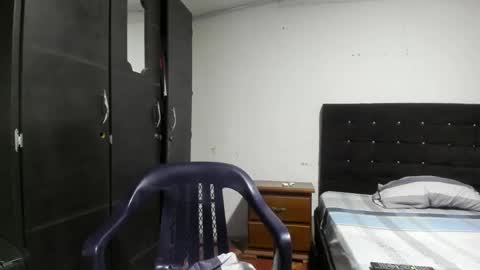 ryan_xc1 online show from February 2026 02:32:01 AM