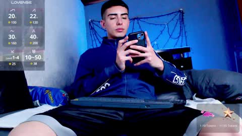 Ryannhill  online show from December 2024 11:29:01 PM