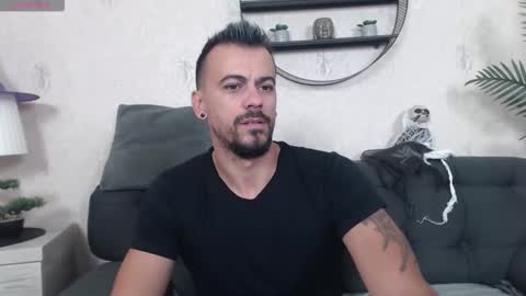 Snapshot of ryanvibe chatting on October 2025 11:22:02 AM Ryan online show from October 2025 11:22:02 AM