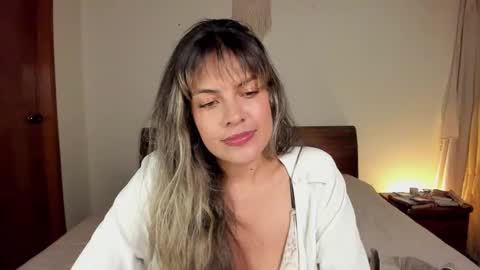 Leslie Beltrn online show from February 2025 02:33:02 AM