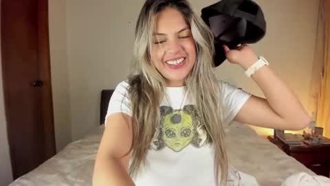 Leslie Beltrn online show from February 2026 04:49:02 AM